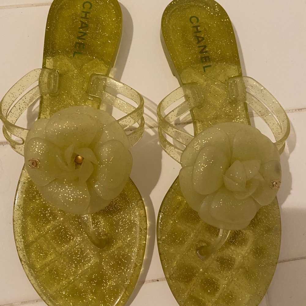 Chanel flower jelly sandal
